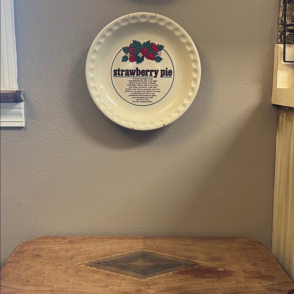 Vintage strawberry pie plate